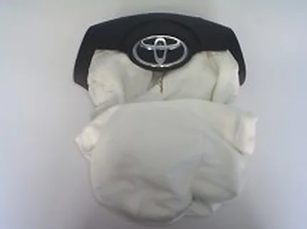 Açılmış direksiyon airbagi, tamirat öncesi (3. uygulama)